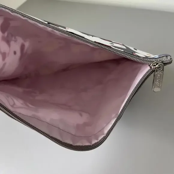 Lesportsac Hello Kitty 1zipper Pouch Extra Large NWT - Picture 3 of 3